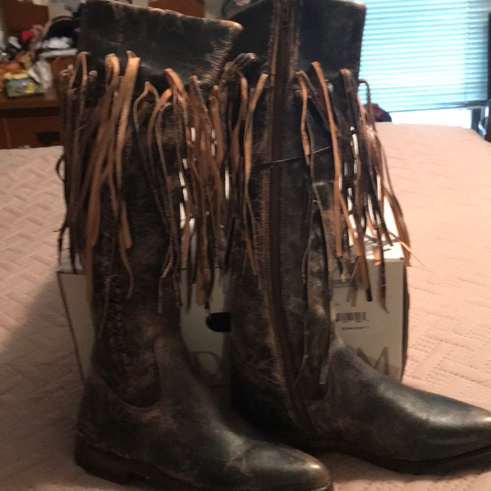 BED/STU black fringed boots